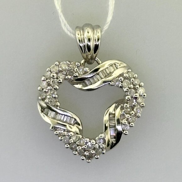14K White Gold Diamond Heart Pendant - Picture 5 of 13